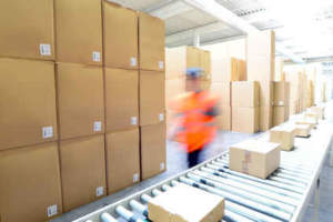 Onlinehändler versenden Waren auch aus Depots von Amazon im europäischen Ausland
